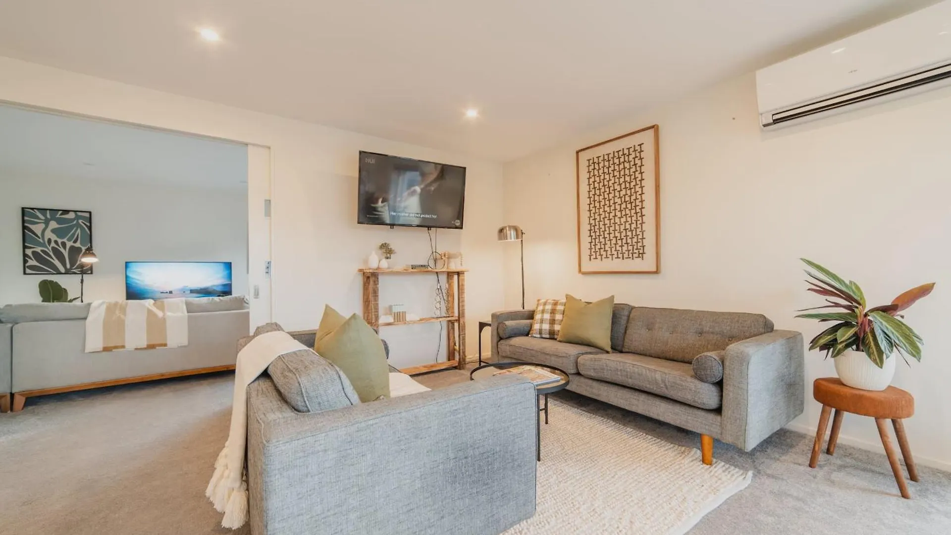 Chic Retreat - Modern Comforts & Game Room Fun Christchurch Dom wakacyjny