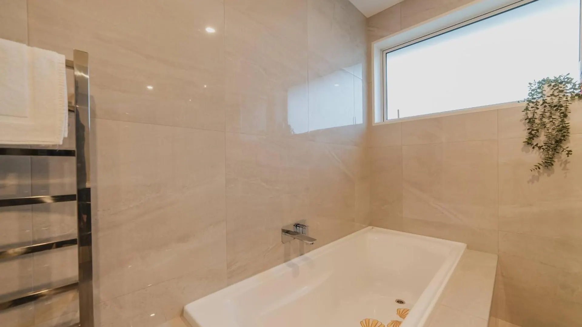 Chic Retreat - Modern Comforts & Game Room Fun Christchurch 0*,