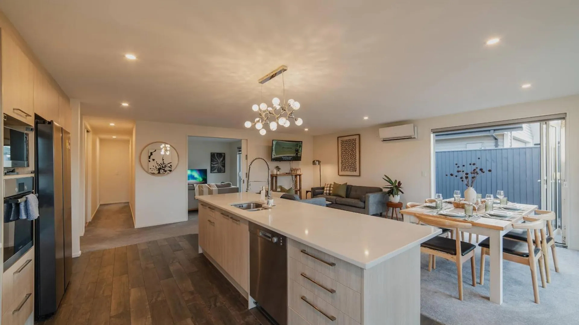 Dom wakacyjny Chic Retreat - Modern Comforts & Game Room Fun Christchurch