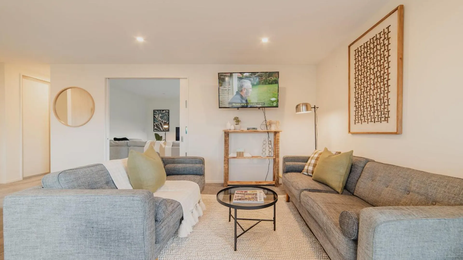 Dom wakacyjny Chic Retreat - Modern Comforts & Game Room Fun Christchurch